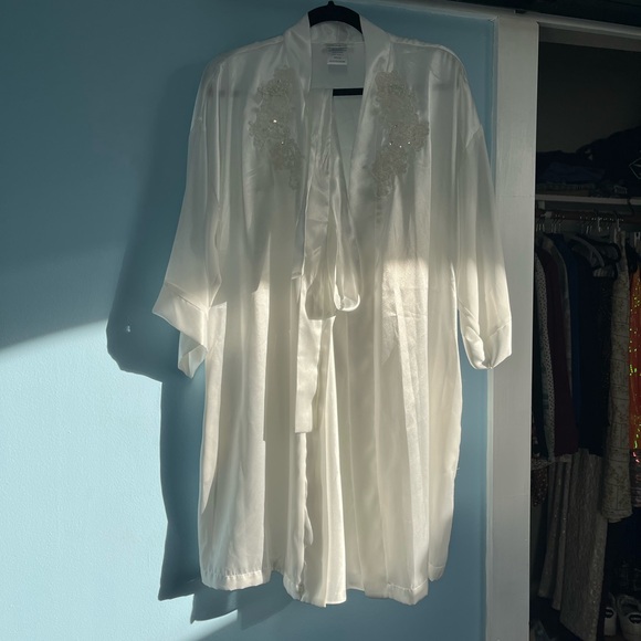 Dentelle Bridal Robe and Slip Set 💖 - Picture 2 of 14